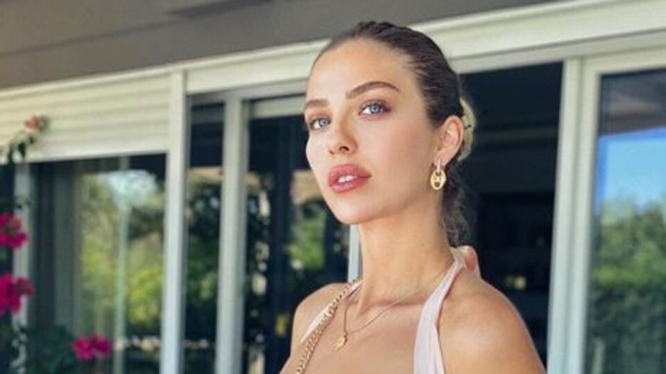 Yasemin Şefkatli kimdir?