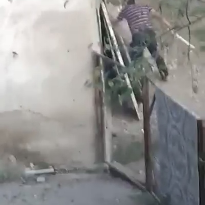 Kümese giren köpeğe korkunç şiddet!