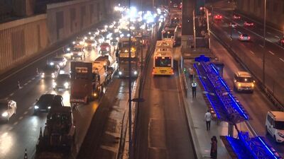 Edirnekapı metrobüs durağında yenileme çalışması