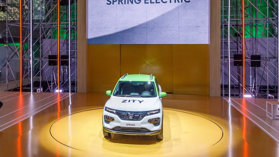 2 yeni elektrikli model tanıttı