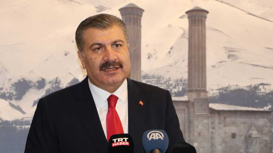 Koronavirüs salgınında yeni hasta sayısı 1723