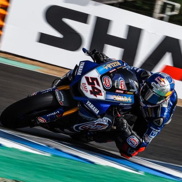 Superpole yarışında da 1. oldu