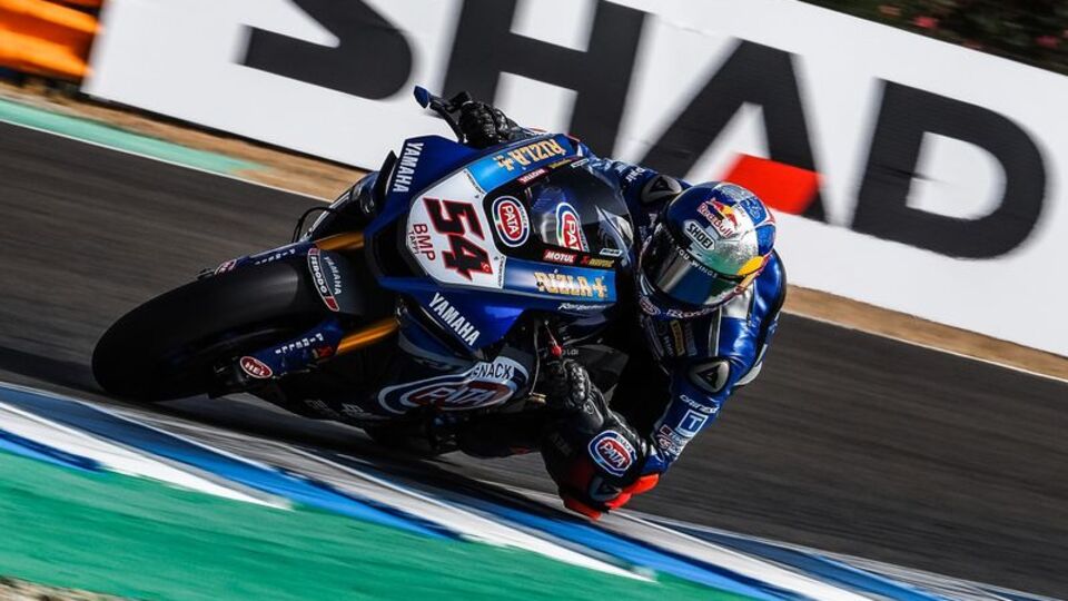 Superpole yarışında da 1. oldu