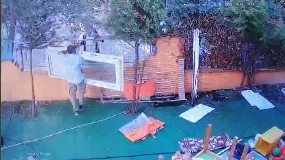 Hırsızlar anaokuluna dadandı!