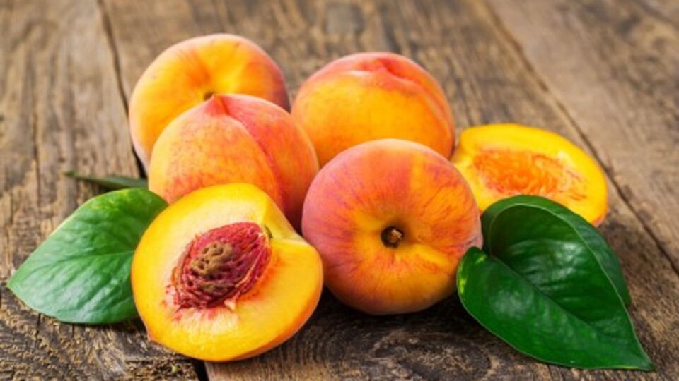 Şeftalili yüz maskesi için altın öneriler