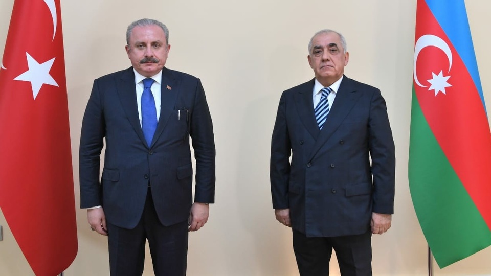 Şentop, Azerbaycan Başbakanı Asadov ile görüştü