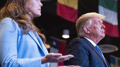 Trump'ın kutsanma ayininde o hareketi olay oldu!