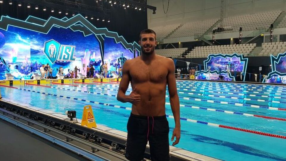 Emre Sakçı, kurbağalamada 3. oldu