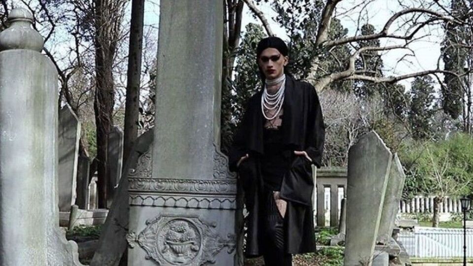 Tepki çeken mezarlık klibine ceza talebi!