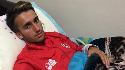 Milli atlete otomobil çarptı