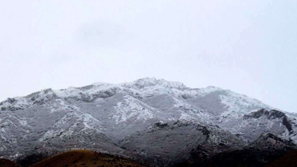 Erzincan'ın yüksek kesimlerine kar yağdı