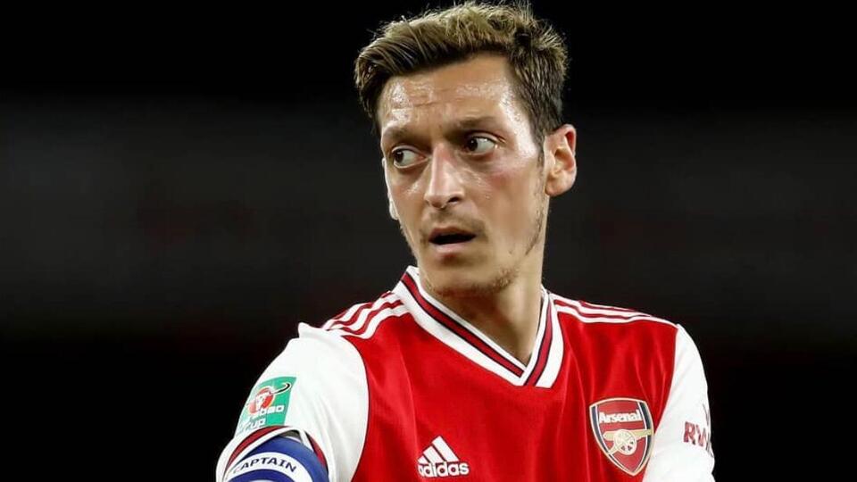 Mesut'a bir şok daha!