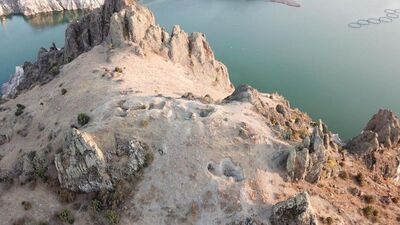 Kaçak kazı yapanlar drona yakalandı