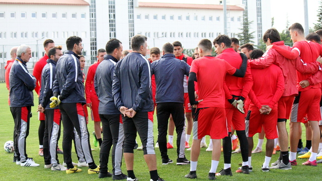 Eskişehirspor ara vermedi