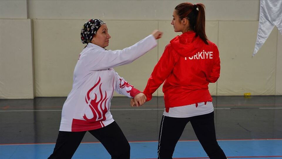 Engelli sporcu anne kızı ile aynı üniversitede okuyacak