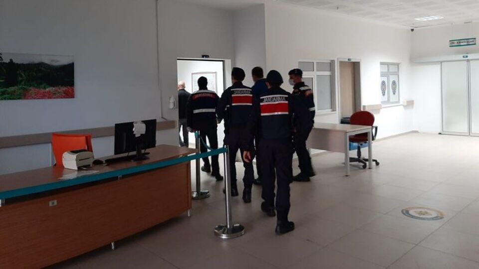 8 ildeki FETÖ operasyonunda 6 kişi tutuklandı