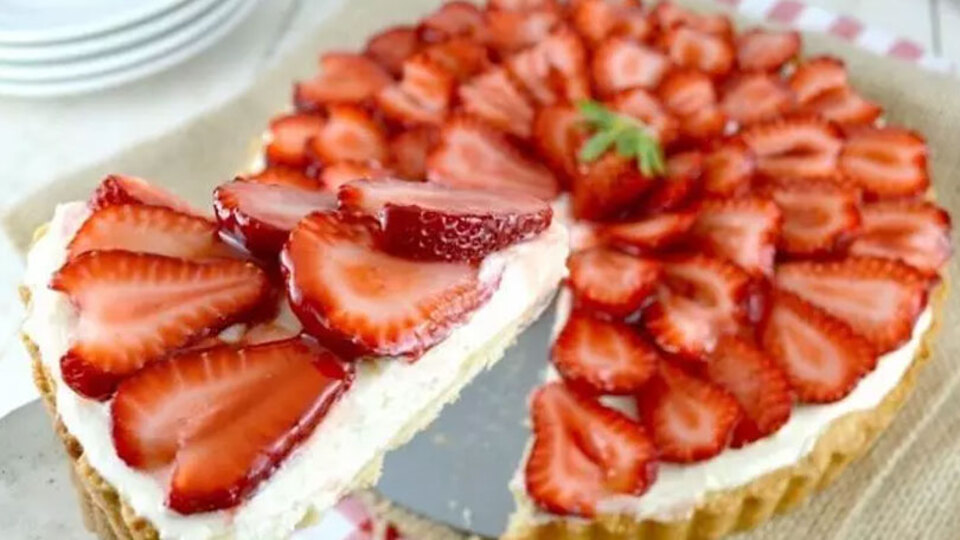 Çilekli tart nasıl yapılır?