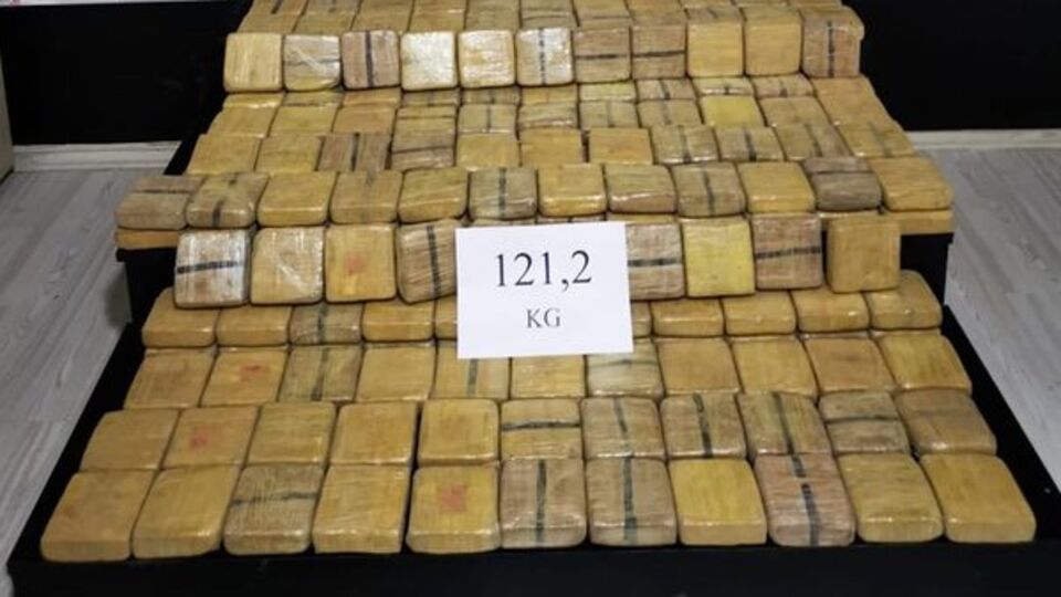 Hakkari'de 121 kilo eroin ele geçirildi