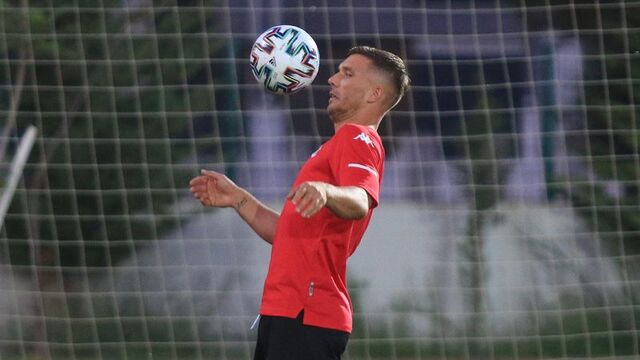 Podolski'den 'Güneşli günler' paylaşımı