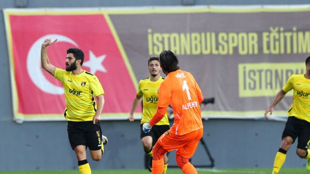 İstanbulspor puanı 90+6'da kurtardı