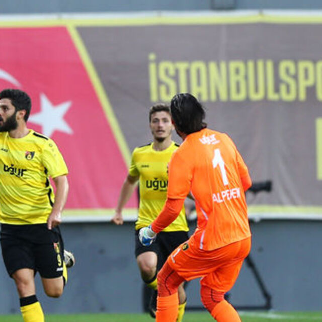 İstanbulspor puanı 90+6'da kurtardı