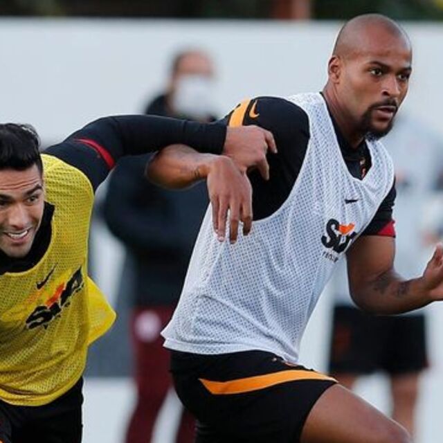Omar takımla çalıştı