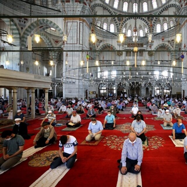 İzmir Cuma saati kaçta?
