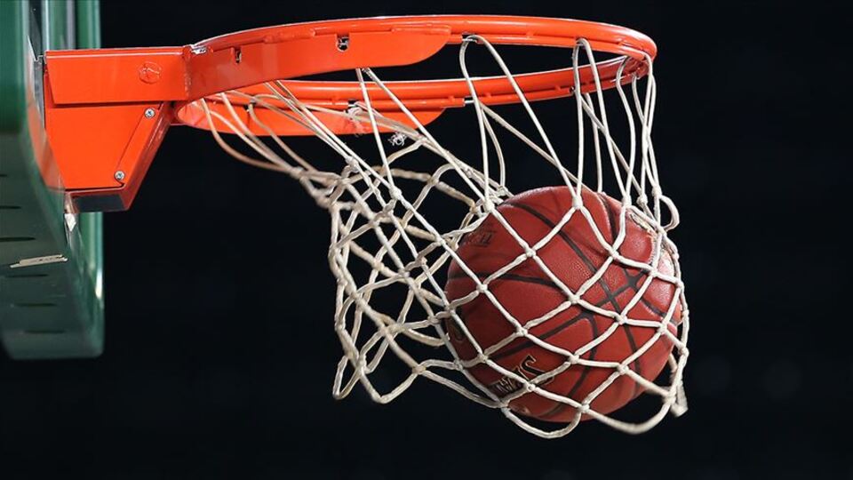 EuroLeague'de 1 maça korona engeli