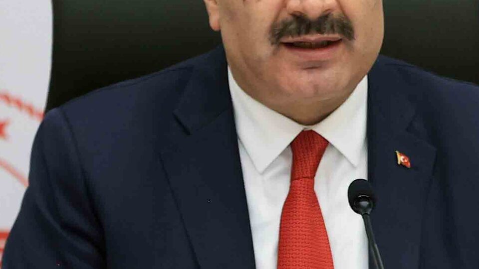 Koronavirüs salgınında yeni vaka sayısı 2165