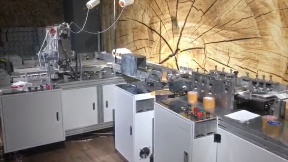 Bursa'da kaçak olarak maske üreten fabrikaya operasyon