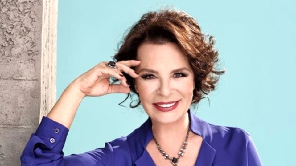 Hülya Koçyiğit kimdir?