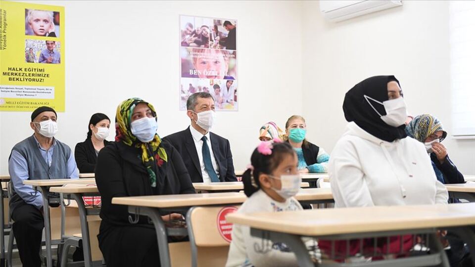 MEB'den özel eğitim gereksinimi olan öğrencilerin ailelerine destek