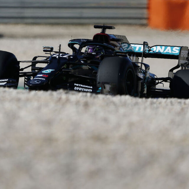 Pole pozisyonu Hamilton'ın