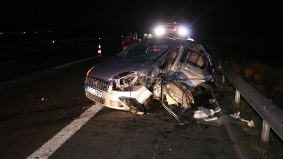 Osmaniye'de iki otomobilin çarpıştığı kazada 2 kişi hayatını kaybetti