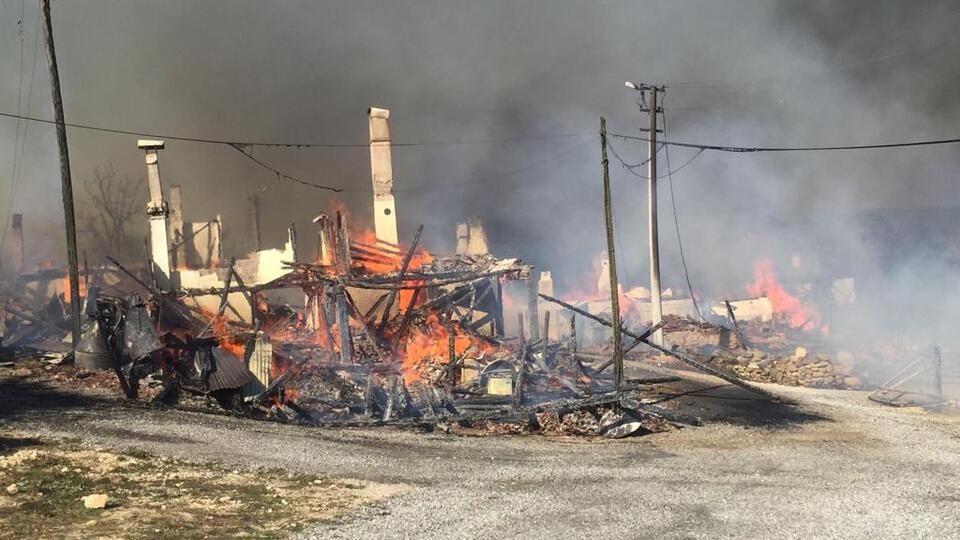 Bolu'da alevler bir köyü yuttu!