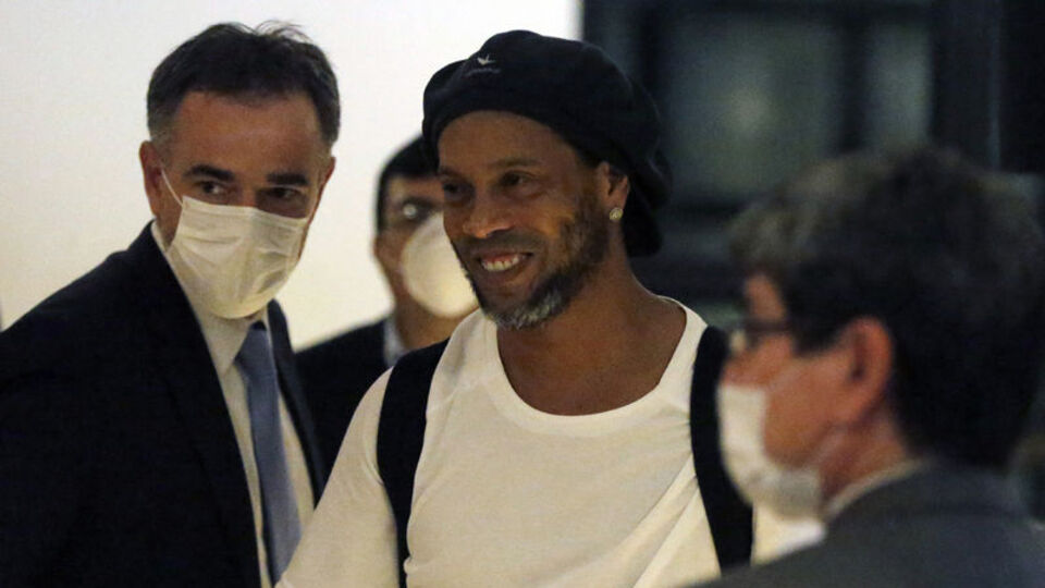 Ronaldinho'nun koronavirüs testi pozitif