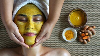 Zerdeçal maskesinin hazırlanışı ve faydaları