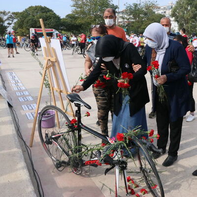 Fark edilmek için pedal çevirdiler