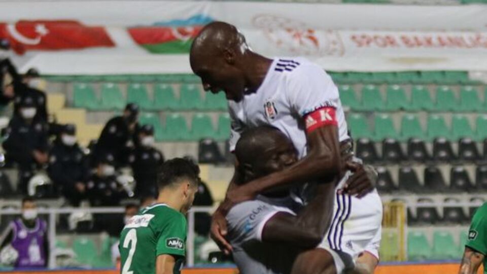 Atiba ve Aboubakar siftah yaptı
