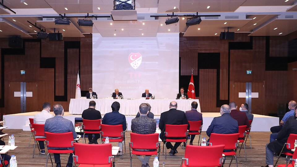 2 ve 3. Lig'ler için toplantı yapıldı