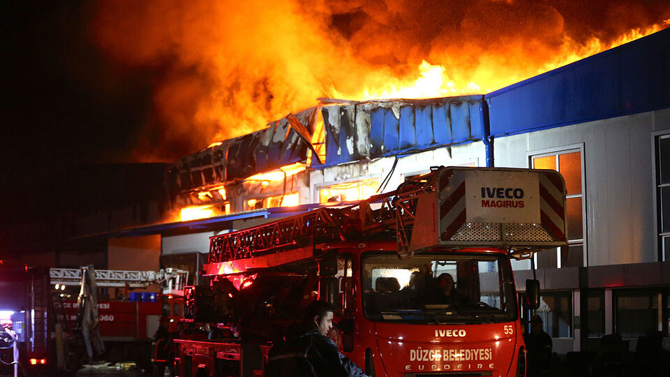Düzce'de fabrika yangını