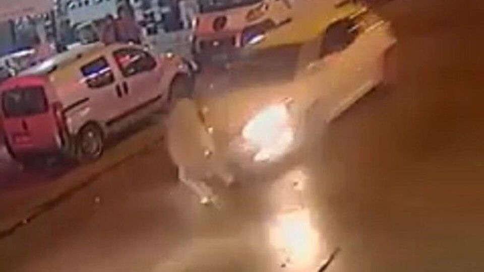 Çarptı inip baktı! Sonrası akılalmaz!