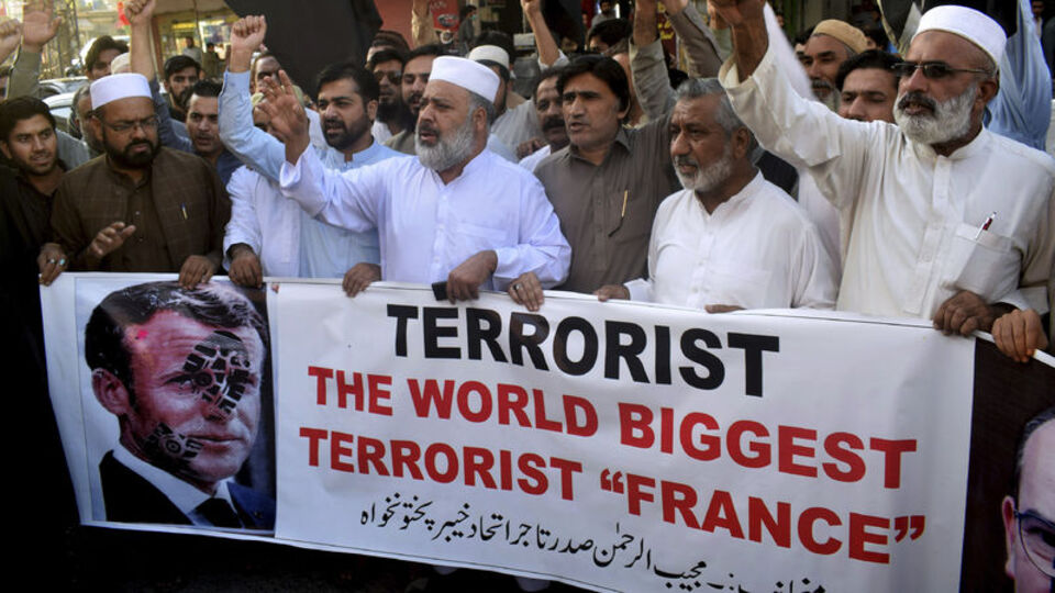 Fransa'ya karşı öfke büyüyor!