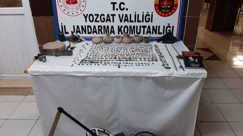 561 parça tarihi eser ele geçti