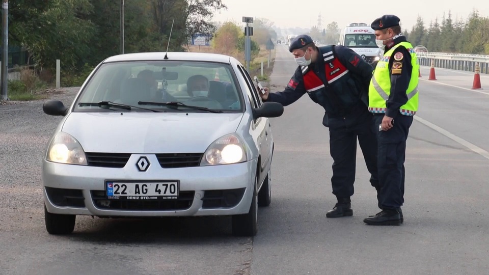 Karantinadan kaçıp 800 km yol gittiler!
