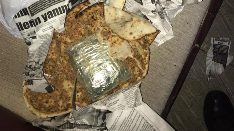 Lahmacun dürümlerinden uyuşturucu çıktı!
