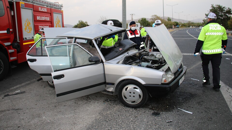 Cenaze yolunda feci kaza: 1 ölü, 2 yaralı!