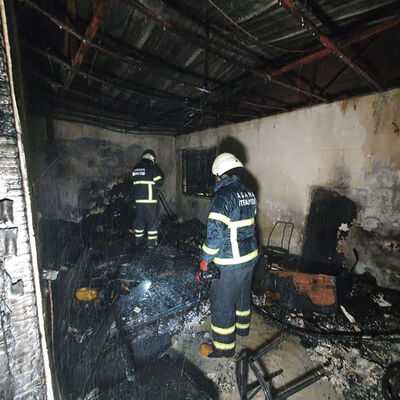 Bu nasıl evlat! Annesinin evini yaktı