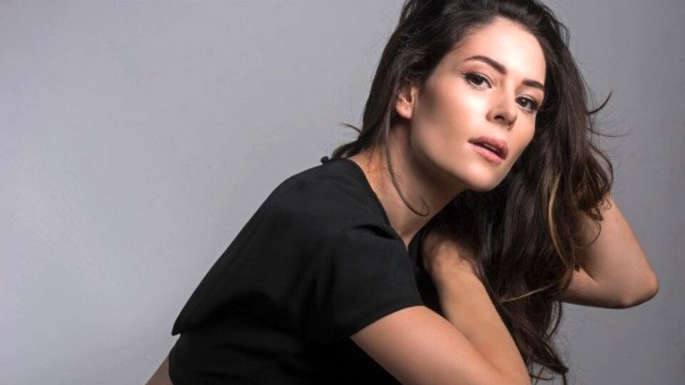 Yıldız Çağrı Atiksoy kimdir?