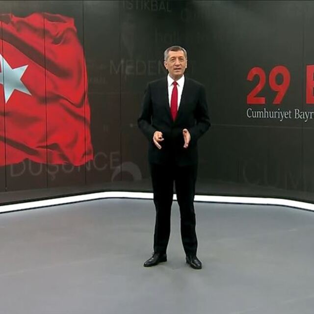 Bakan Selçuk TRT EBA'dan öğrencilere seslendi